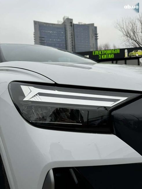 Audi Q4 e-tron 2023 - фото 8