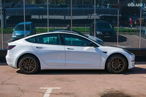 Tesla Model 3 2019 - фото 6