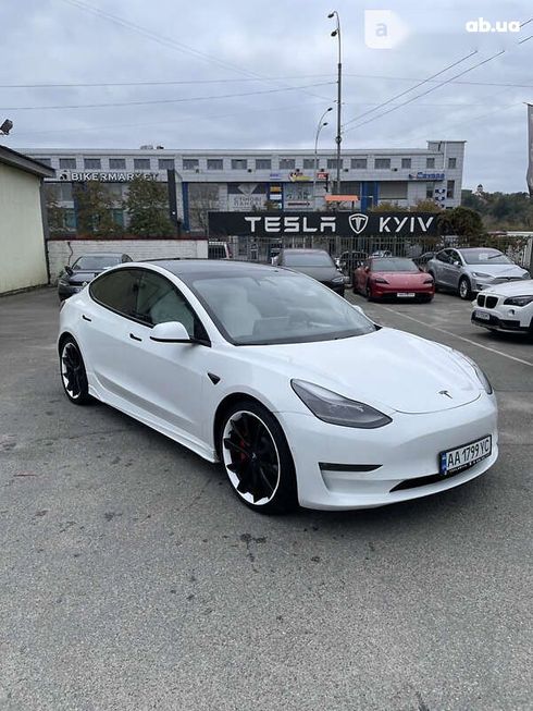 Tesla Model 3 2021 - фото 7