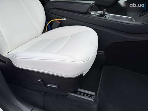 Tesla Model Y 2021 - фото 28