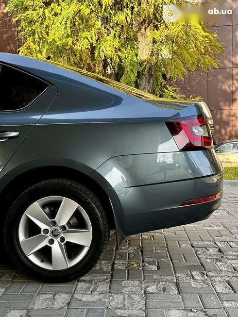 Skoda Octavia 2019 - фото 17