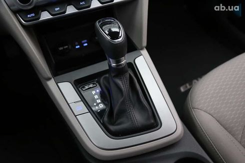 Hyundai Elantra 2019 - фото 19