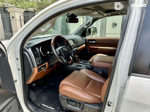 Toyota Sequoia 2020 - фото 11