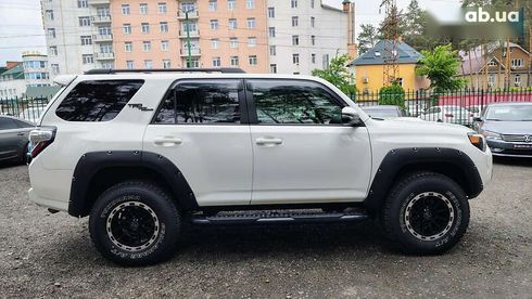 Toyota 4Runner 2019 - фото 4