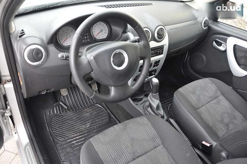 Dacia Sandero 2010 - фото 18