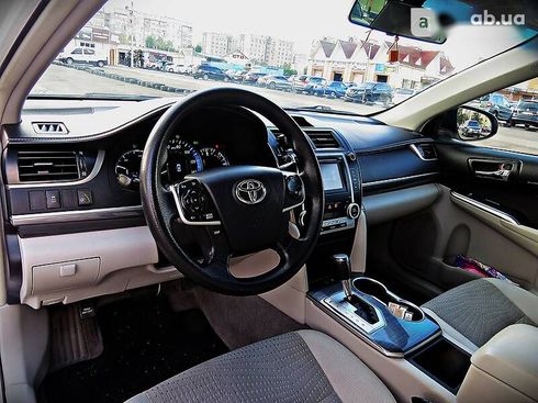 Toyota Camry 2013 - фото 8
