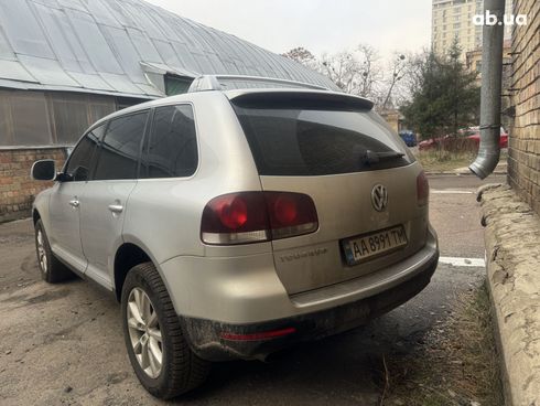 Volkswagen Touareg 2007 серый - фото 5