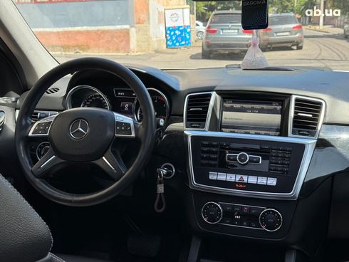Mercedes-Benz M-Класс 2013 белый - фото 36
