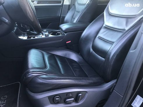 Volkswagen Touareg 2012 черный - фото 6
