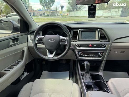 Hyundai Sonata 2019 серый - фото 18