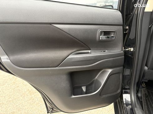 Mitsubishi Outlander 2017 черный - фото 38