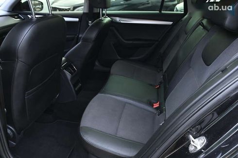 Skoda Octavia 2019 - фото 23
