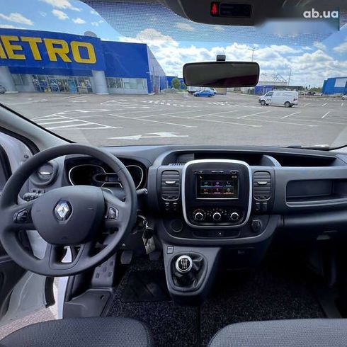 Renault Trafic 2021 - фото 21
