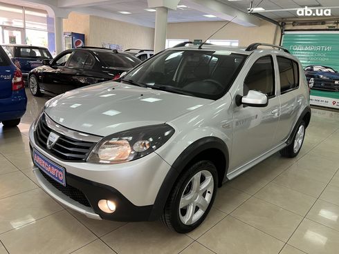 Dacia Sandero Stepway 2011 серебристый - фото 16