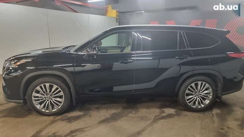 Toyota Highlander 2022 - фото 3