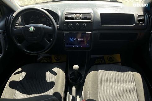 Skoda Fabia 2009 - фото 13
