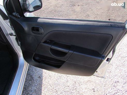Ford Fiesta 2008 - фото 17