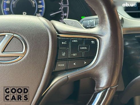 Lexus ES 2019 - фото 24