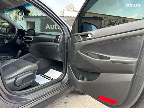 Hyundai Tucson 2019 серый - фото 16