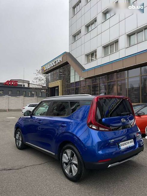 Kia Soul EV 2020 - фото 11