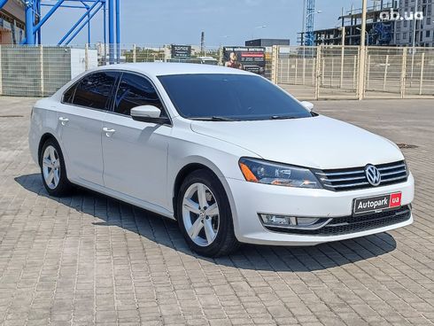 Volkswagen Passat 2015 бежевый - фото 7