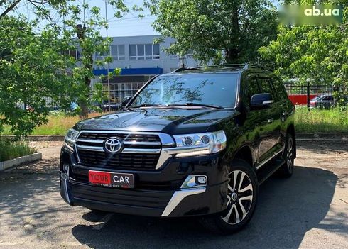 Toyota Land Cruiser 2017 - фото 2