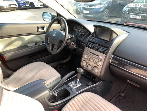 Mitsubishi Galant 2012 красный - фото 24