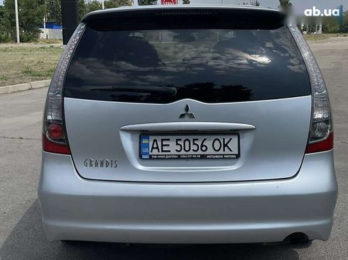 Mitsubishi Grandis 2006 - фото 5