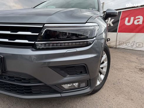 Volkswagen Tiguan 2019 серый - фото 2