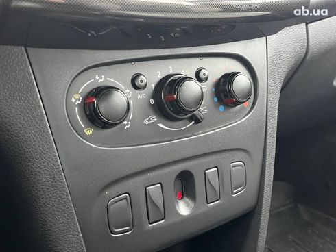 Renault Logan 2018 белый - фото 23