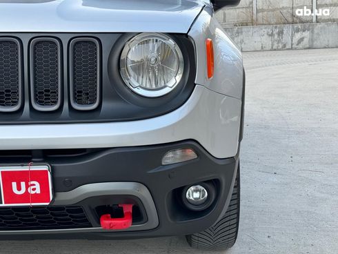 Jeep Renegade 2018 серый - фото 9