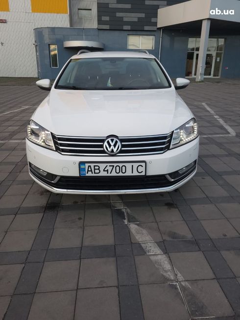 Volkswagen Passat 2012 белый - фото 8
