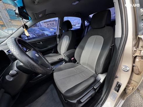 Hyundai Elantra 2010 бежевый - фото 15