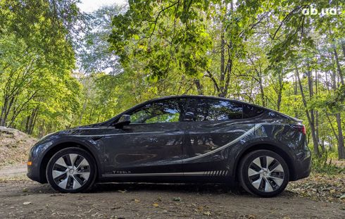 Tesla Model Y 2022 серый - фото 15