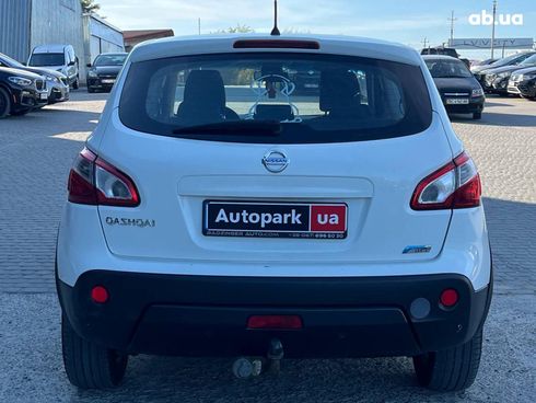 Nissan Qashqai 2010 белый - фото 22
