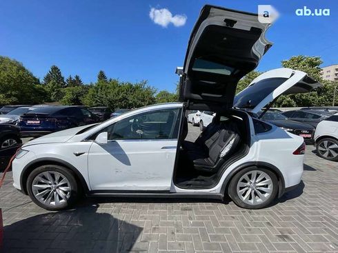 Tesla Model X 2018 - фото 12