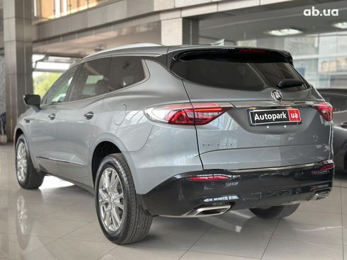 Buick Enclave 2023 серый - фото 6
