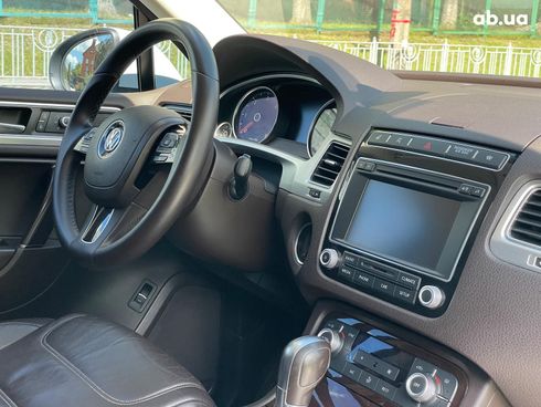 Volkswagen Touareg 2015 белый - фото 29