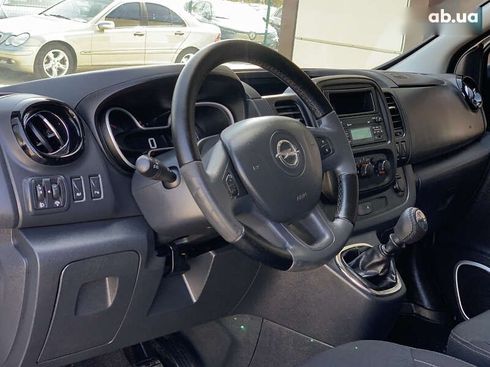 Opel Vivaro 2017 - фото 24