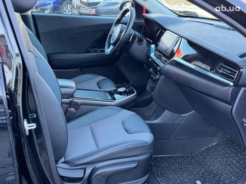 Kia Niro 2022 черный - фото 23