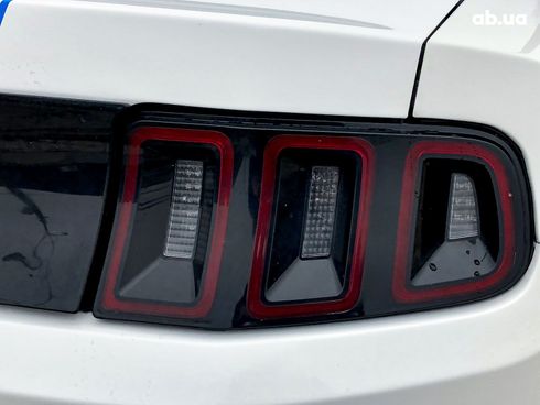 Ford Mustang 2014 белый - фото 30