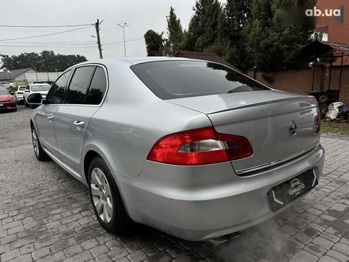Skoda Superb 2012 - фото 15