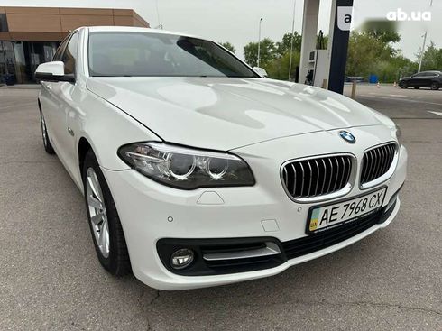 BMW 5 серия 2015 - фото 20