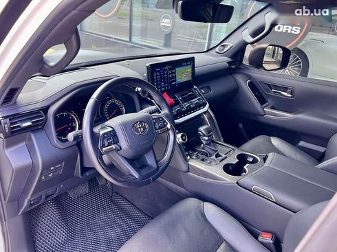 Toyota Land Cruiser 2022 - фото 25