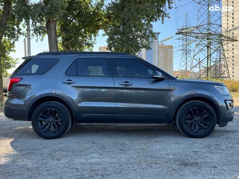 Ford Explorer 2017 серый - фото 12