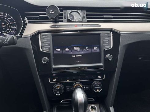 Volkswagen Passat 2017 - фото 20