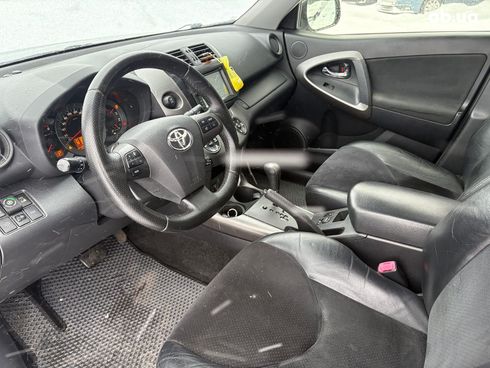 Toyota RAV4 2012 серый - фото 17