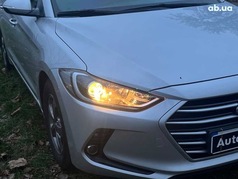 Hyundai Avante 2016 серый - фото 4