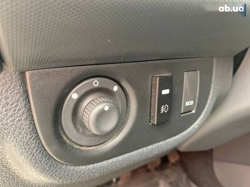Renault Logan 2020 - фото 24