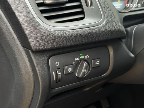 Volvo V40 2015 черный - фото 22